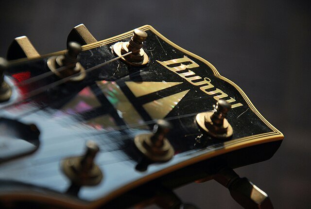 1985_Burny_Les_Paul_RLC-60_-_headstock_logo_&_inlay