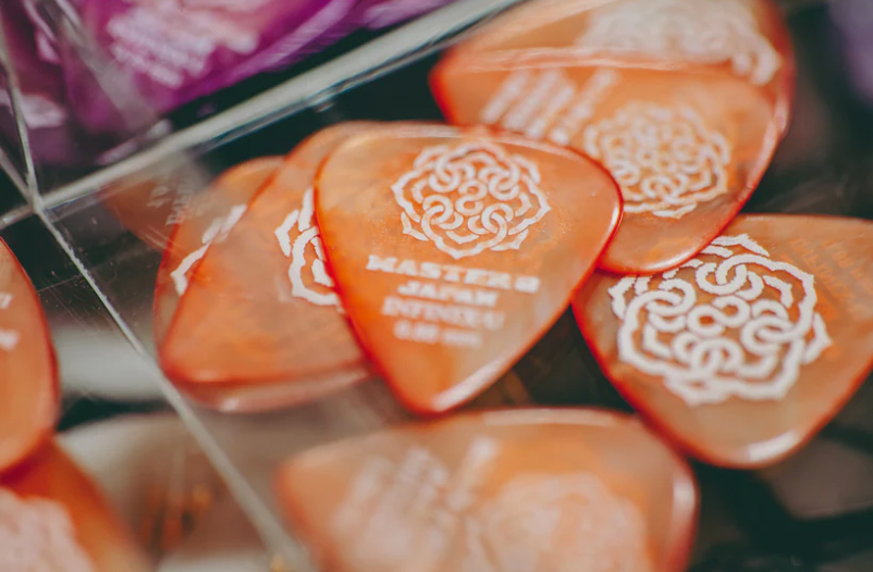 Master 8 Japan INFINIX-U Picks in Case