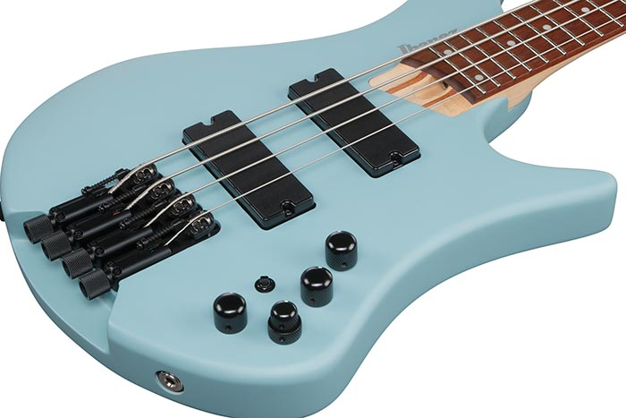 Ibanez EHB600 body close-up showing α1 pickups and MR5HS mono rail bridge