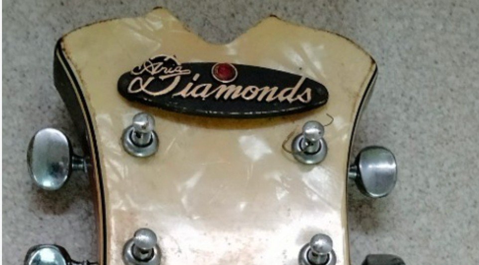Aria Pro II history: Diamonds headstock logo from the Arai Diamond era